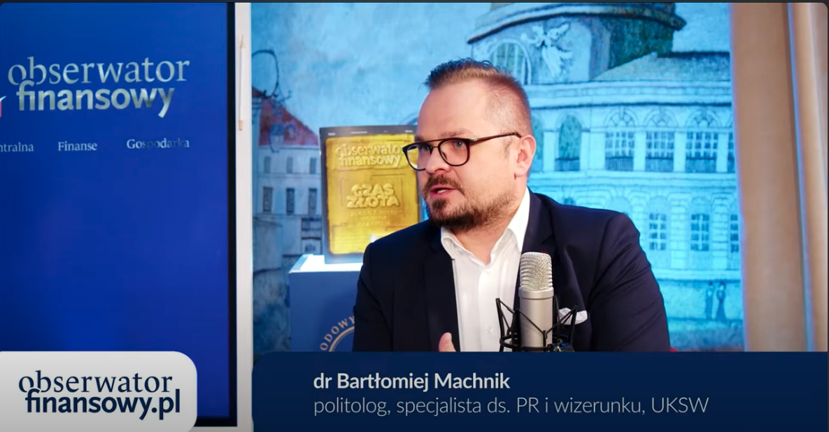 Dr Bartłomiej Machnik w studiu eksperckim